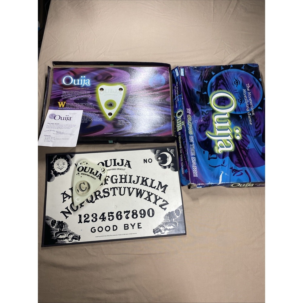 Vintage 1998 Parker Brothers Ouija Board Game – Glow in the Dark Complete READ